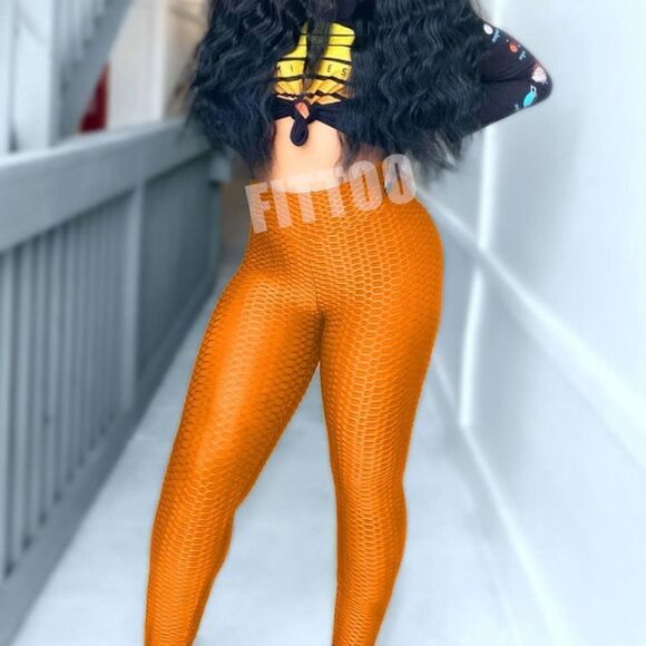 ⭐️FAMOUS TikTok High Waisted Ruched Butt Lift Texture Leggings⭐️ - Picture 3 of 5